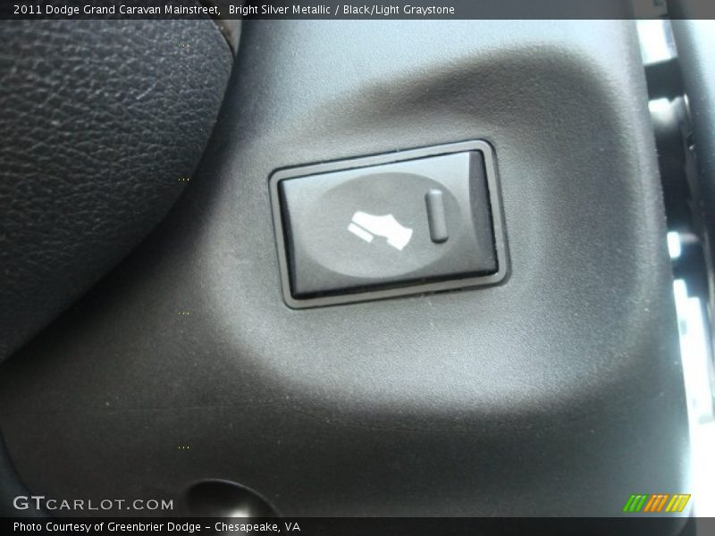 Bright Silver Metallic / Black/Light Graystone 2011 Dodge Grand Caravan Mainstreet