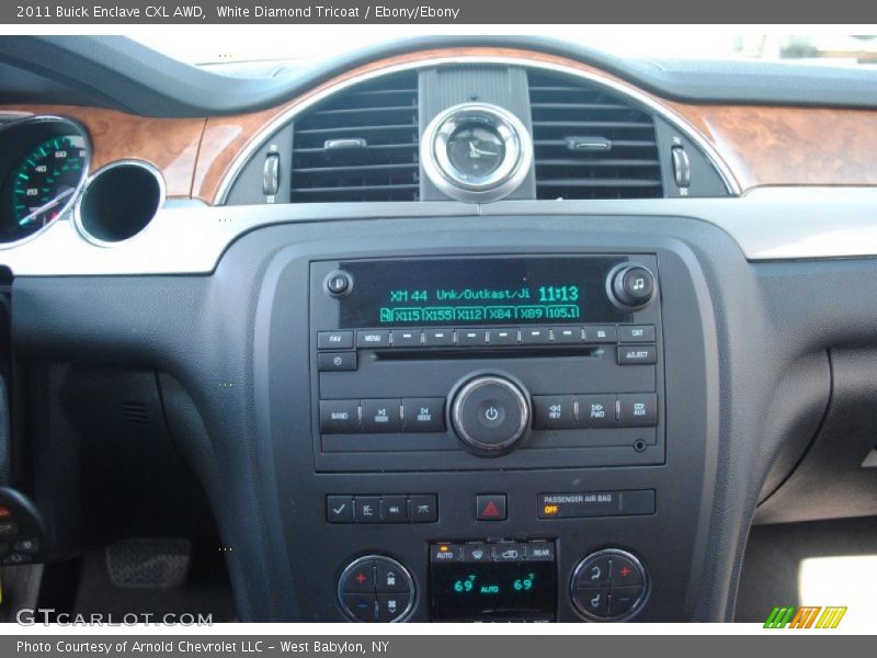 White Diamond Tricoat / Ebony/Ebony 2011 Buick Enclave CXL AWD