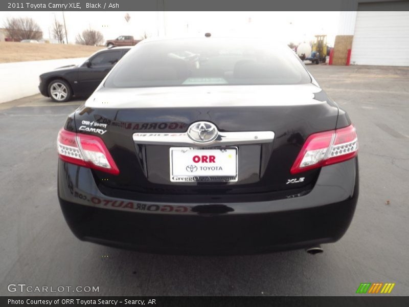 Black / Ash 2011 Toyota Camry XLE