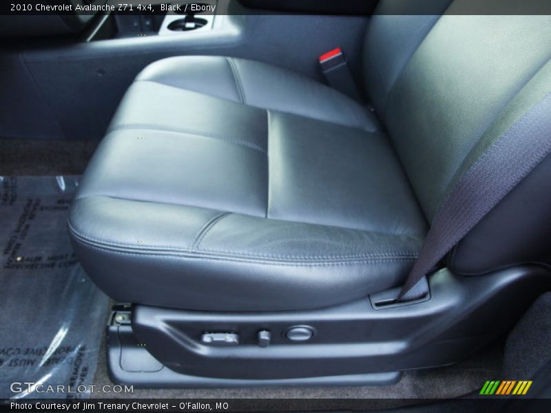 Black / Ebony 2010 Chevrolet Avalanche Z71 4x4