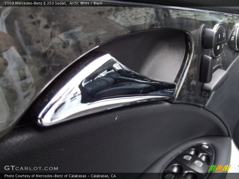 Arctic White / Black 2009 Mercedes-Benz E 350 Sedan