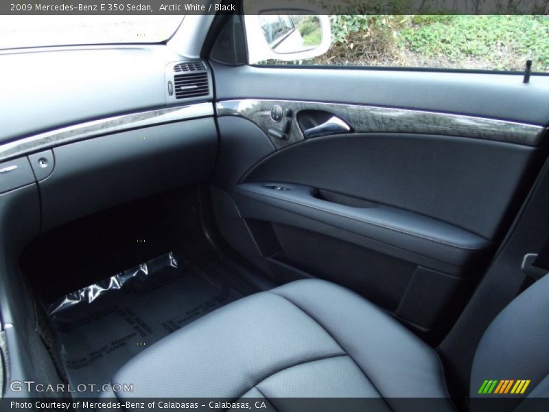 Arctic White / Black 2009 Mercedes-Benz E 350 Sedan
