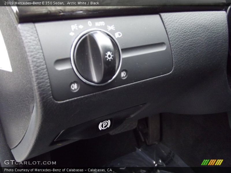 Arctic White / Black 2009 Mercedes-Benz E 350 Sedan