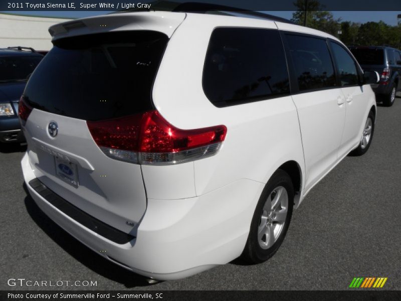 Super White / Light Gray 2011 Toyota Sienna LE