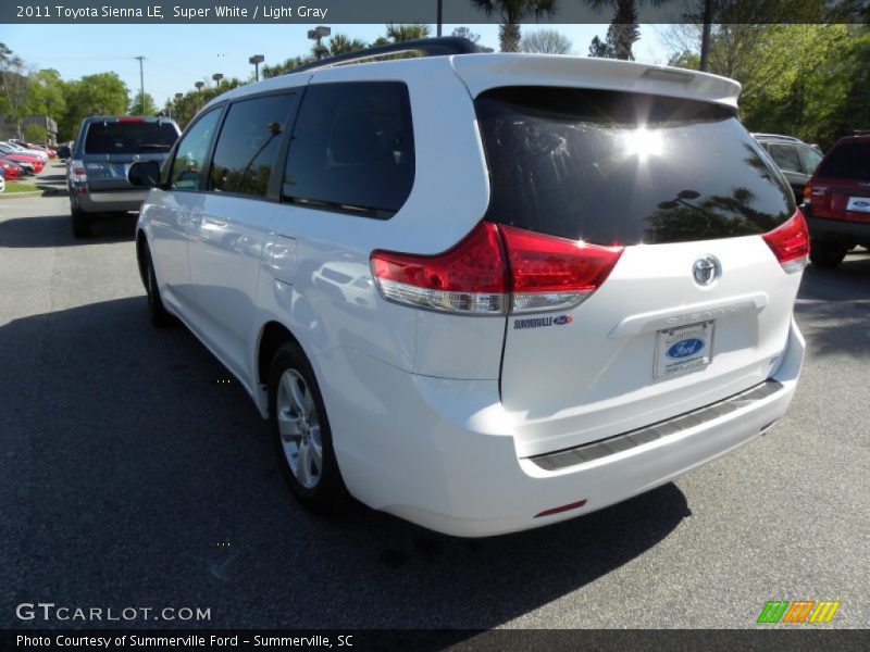 Super White / Light Gray 2011 Toyota Sienna LE