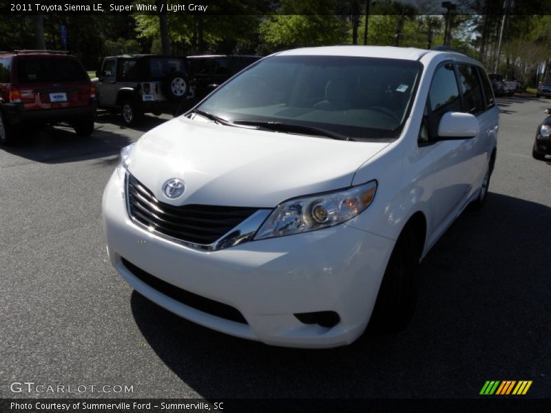 Super White / Light Gray 2011 Toyota Sienna LE