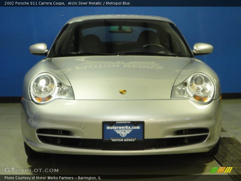 Arctic Silver Metallic / Metropol Blue 2002 Porsche 911 Carrera Coupe