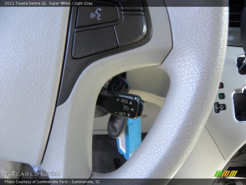 Super White / Light Gray 2011 Toyota Sienna LE