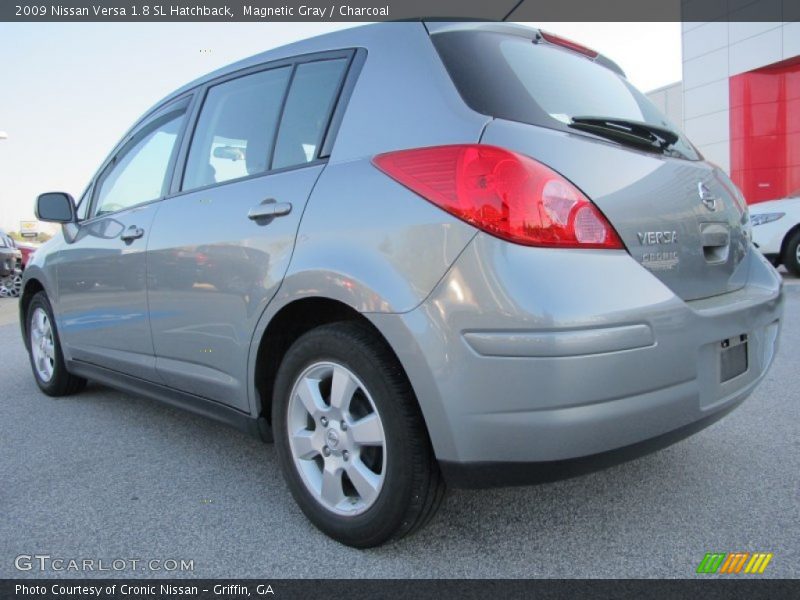 Magnetic Gray / Charcoal 2009 Nissan Versa 1.8 SL Hatchback