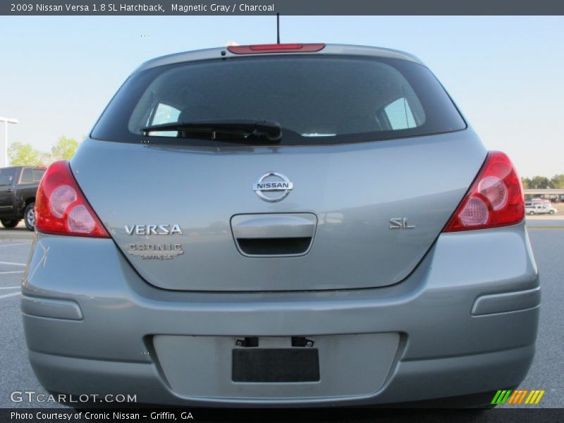 Magnetic Gray / Charcoal 2009 Nissan Versa 1.8 SL Hatchback