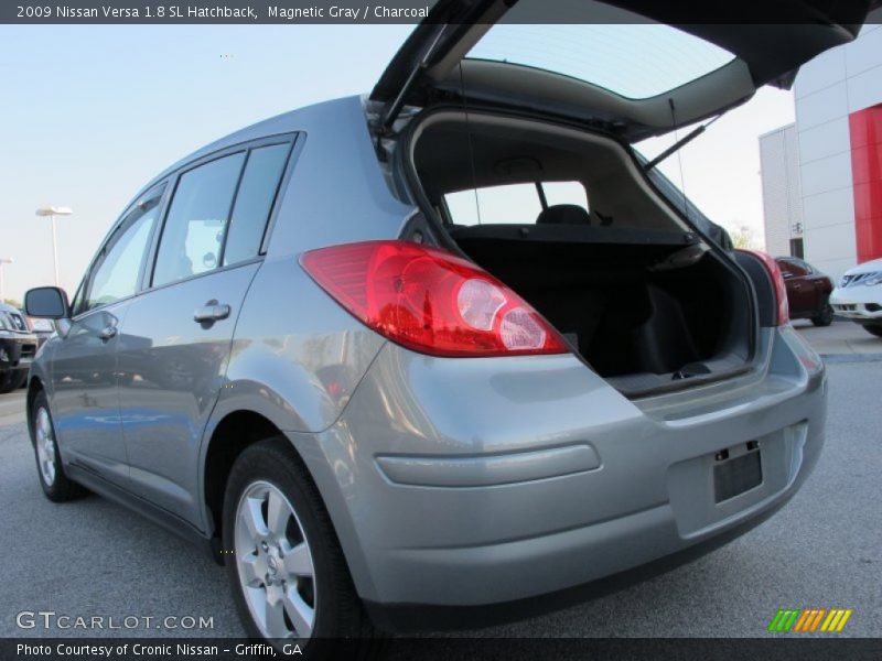 Magnetic Gray / Charcoal 2009 Nissan Versa 1.8 SL Hatchback