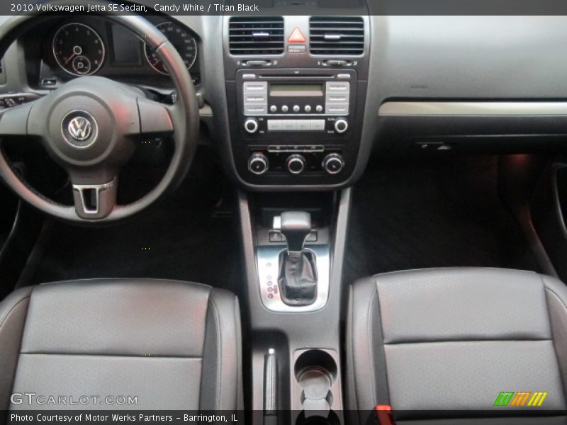 Candy White / Titan Black 2010 Volkswagen Jetta SE Sedan