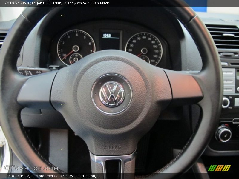Candy White / Titan Black 2010 Volkswagen Jetta SE Sedan