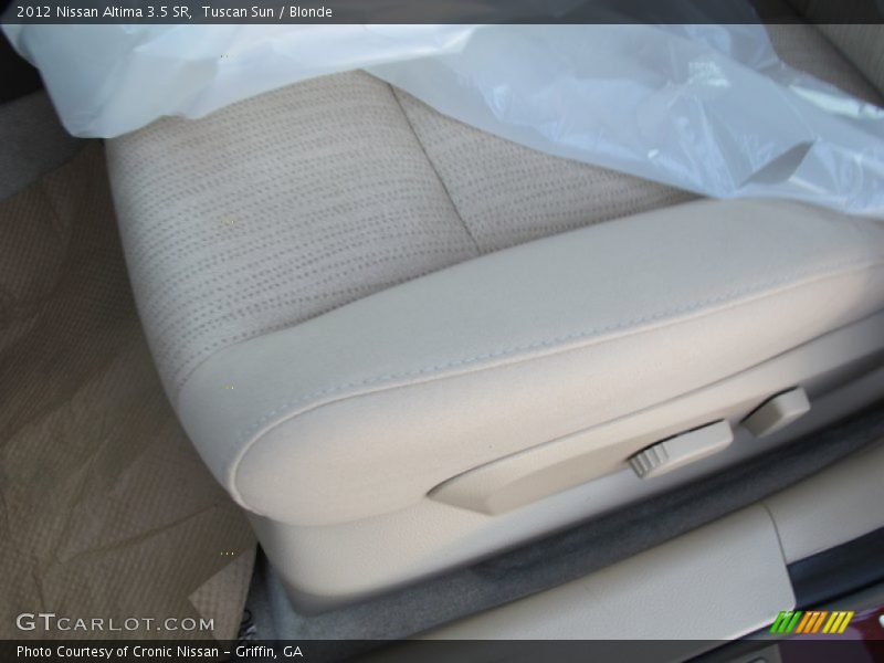 Tuscan Sun / Blonde 2012 Nissan Altima 3.5 SR