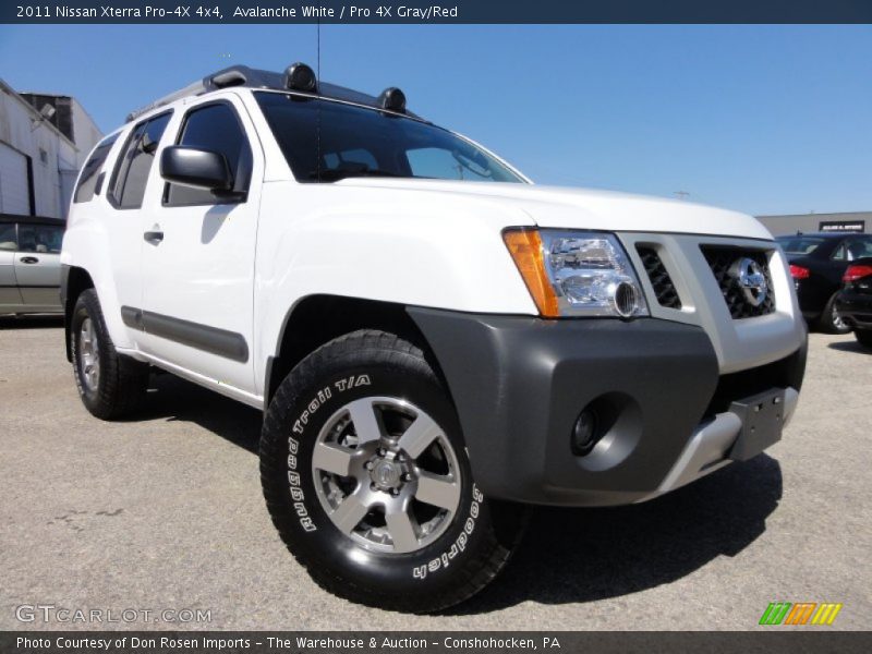 Avalanche White / Pro 4X Gray/Red 2011 Nissan Xterra Pro-4X 4x4