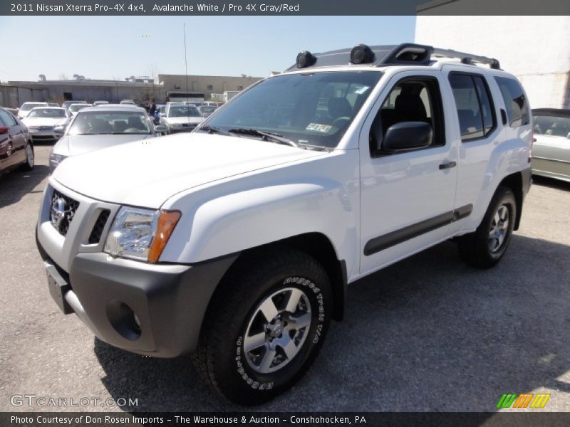 Avalanche White / Pro 4X Gray/Red 2011 Nissan Xterra Pro-4X 4x4