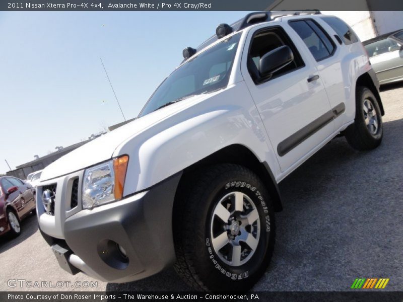 Avalanche White / Pro 4X Gray/Red 2011 Nissan Xterra Pro-4X 4x4