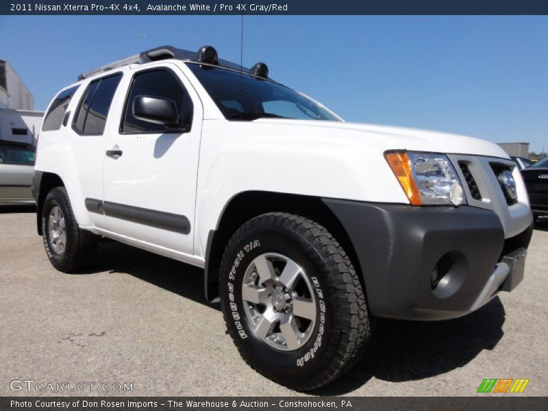 Avalanche White / Pro 4X Gray/Red 2011 Nissan Xterra Pro-4X 4x4