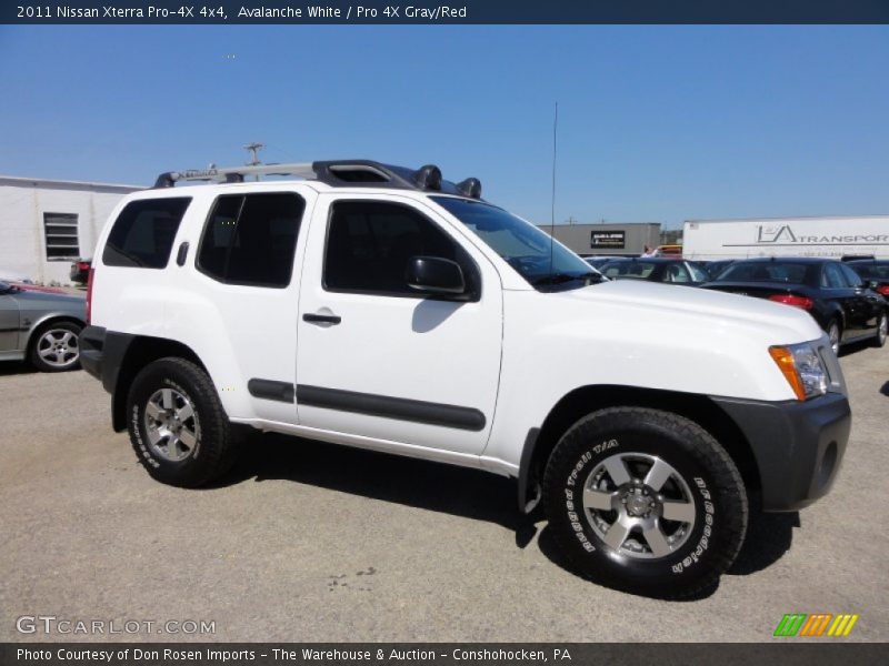 Avalanche White / Pro 4X Gray/Red 2011 Nissan Xterra Pro-4X 4x4