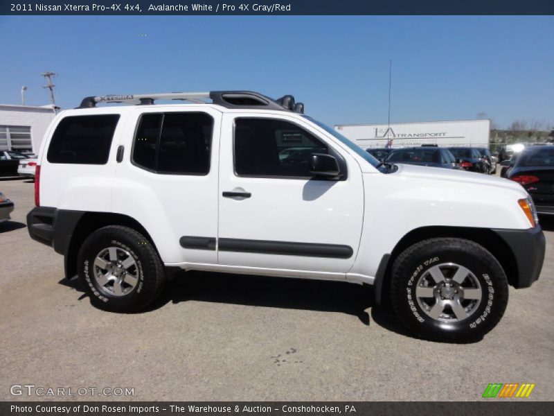 Avalanche White / Pro 4X Gray/Red 2011 Nissan Xterra Pro-4X 4x4