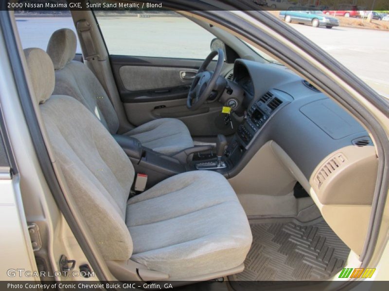 Sunlit Sand Metallic / Blond 2000 Nissan Maxima GXE