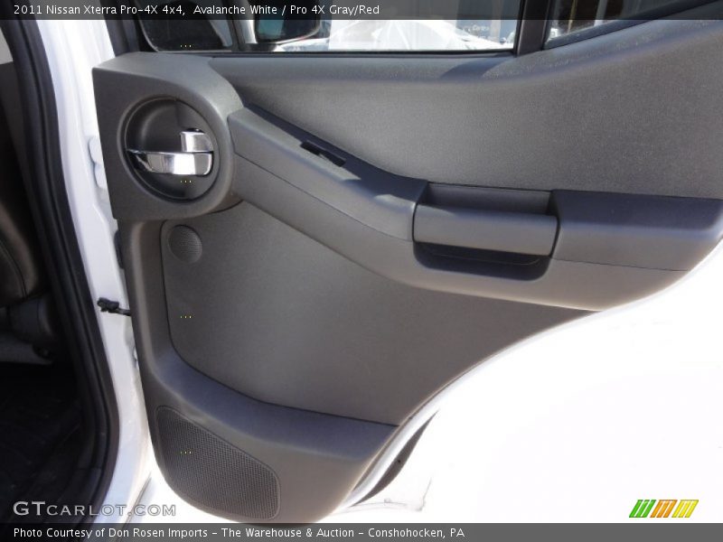 Avalanche White / Pro 4X Gray/Red 2011 Nissan Xterra Pro-4X 4x4