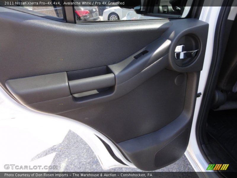 Avalanche White / Pro 4X Gray/Red 2011 Nissan Xterra Pro-4X 4x4