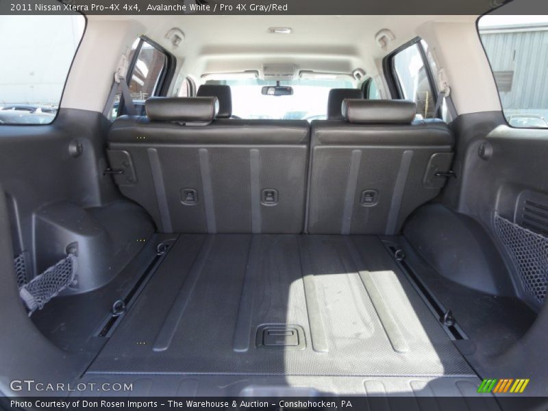 Avalanche White / Pro 4X Gray/Red 2011 Nissan Xterra Pro-4X 4x4
