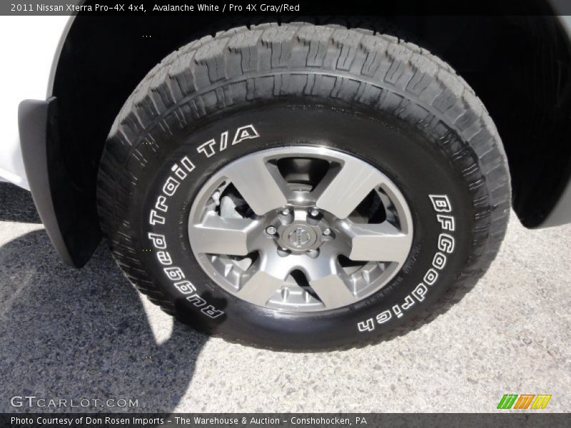 Avalanche White / Pro 4X Gray/Red 2011 Nissan Xterra Pro-4X 4x4