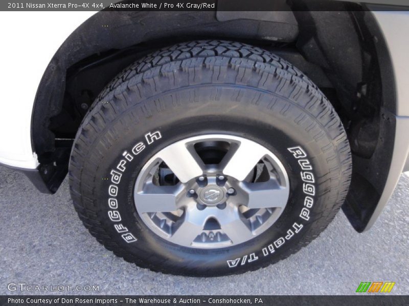 Avalanche White / Pro 4X Gray/Red 2011 Nissan Xterra Pro-4X 4x4