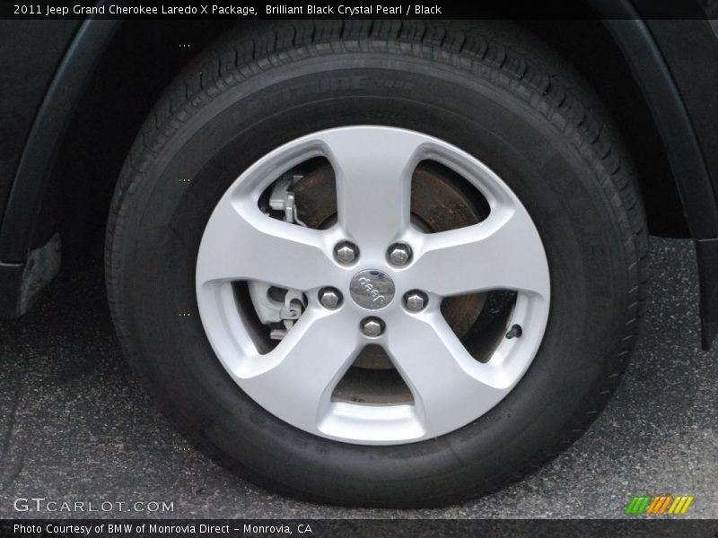 Brilliant Black Crystal Pearl / Black 2011 Jeep Grand Cherokee Laredo X Package