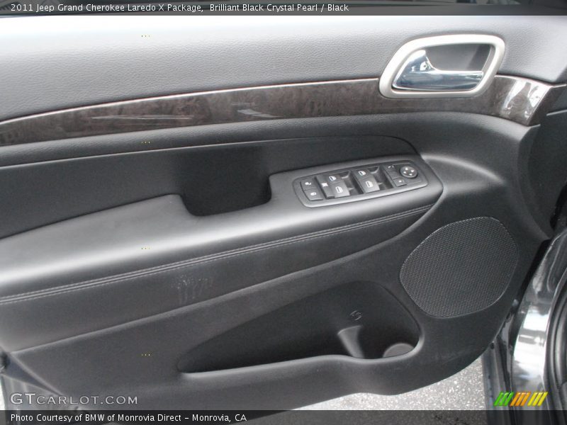 Brilliant Black Crystal Pearl / Black 2011 Jeep Grand Cherokee Laredo X Package