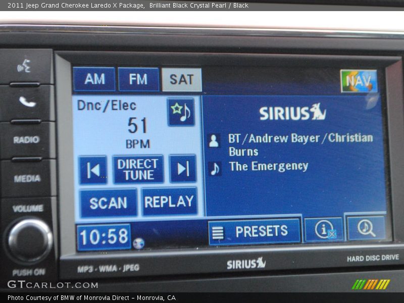 Brilliant Black Crystal Pearl / Black 2011 Jeep Grand Cherokee Laredo X Package