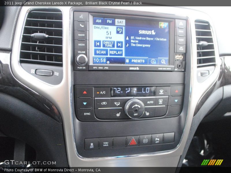 Brilliant Black Crystal Pearl / Black 2011 Jeep Grand Cherokee Laredo X Package