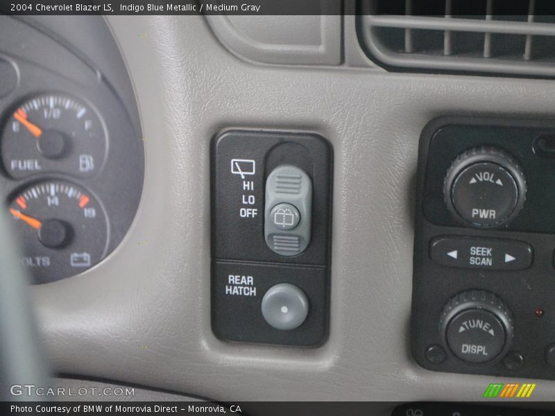 Indigo Blue Metallic / Medium Gray 2004 Chevrolet Blazer LS