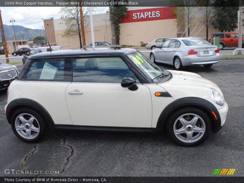 Pepper White / Checkered Carbon Black/Black 2009 Mini Cooper Hardtop