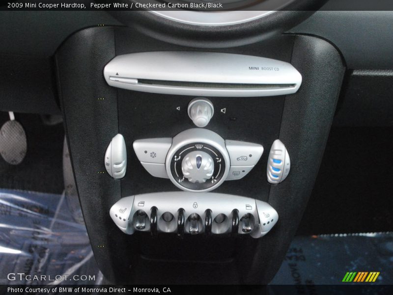 Pepper White / Checkered Carbon Black/Black 2009 Mini Cooper Hardtop