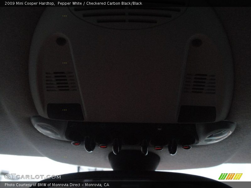 Pepper White / Checkered Carbon Black/Black 2009 Mini Cooper Hardtop