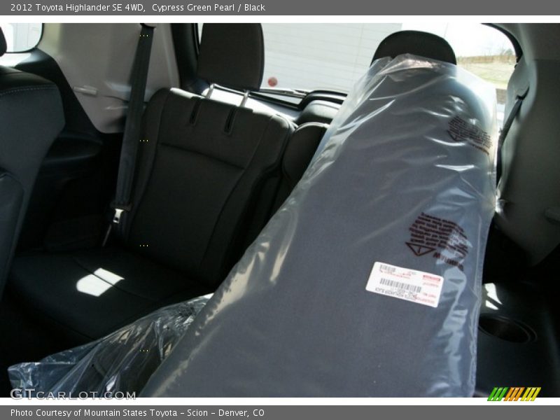 Cypress Green Pearl / Black 2012 Toyota Highlander SE 4WD