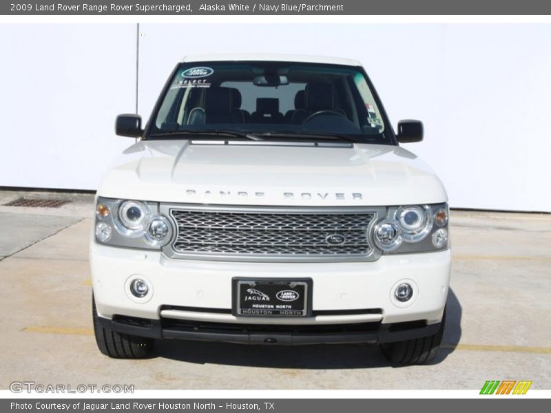 Alaska White / Navy Blue/Parchment 2009 Land Rover Range Rover Supercharged