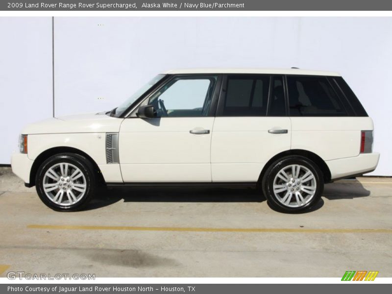Alaska White / Navy Blue/Parchment 2009 Land Rover Range Rover Supercharged