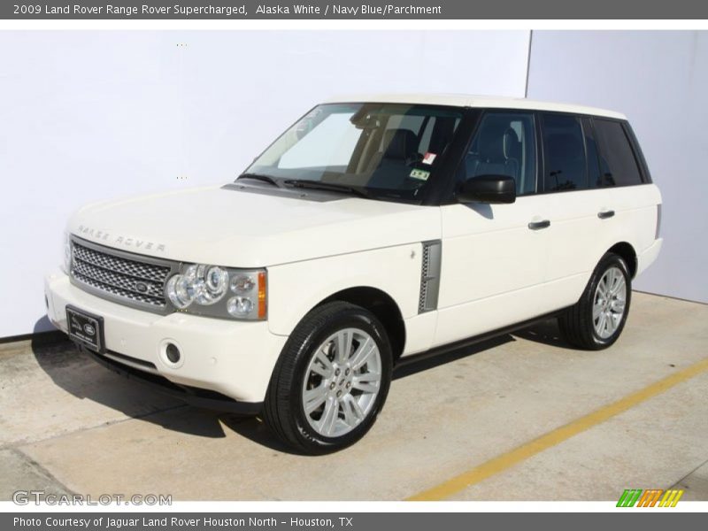 Alaska White / Navy Blue/Parchment 2009 Land Rover Range Rover Supercharged
