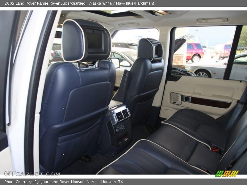 Alaska White / Navy Blue/Parchment 2009 Land Rover Range Rover Supercharged
