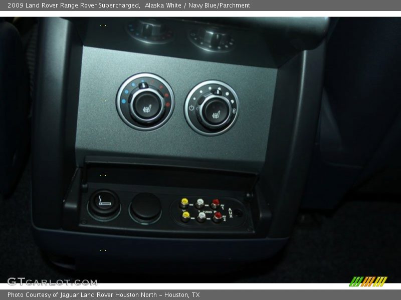 Alaska White / Navy Blue/Parchment 2009 Land Rover Range Rover Supercharged