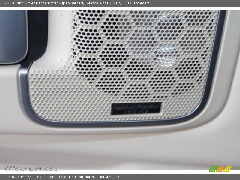 Alaska White / Navy Blue/Parchment 2009 Land Rover Range Rover Supercharged