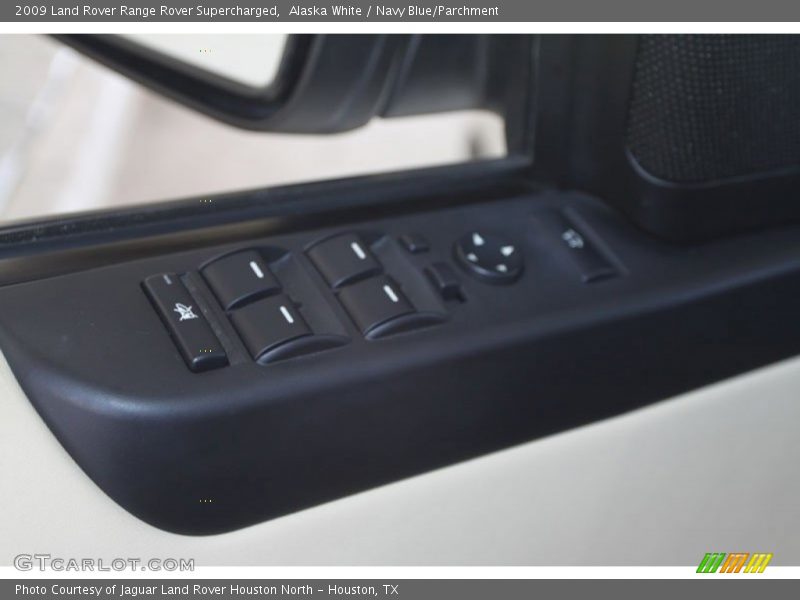 Alaska White / Navy Blue/Parchment 2009 Land Rover Range Rover Supercharged