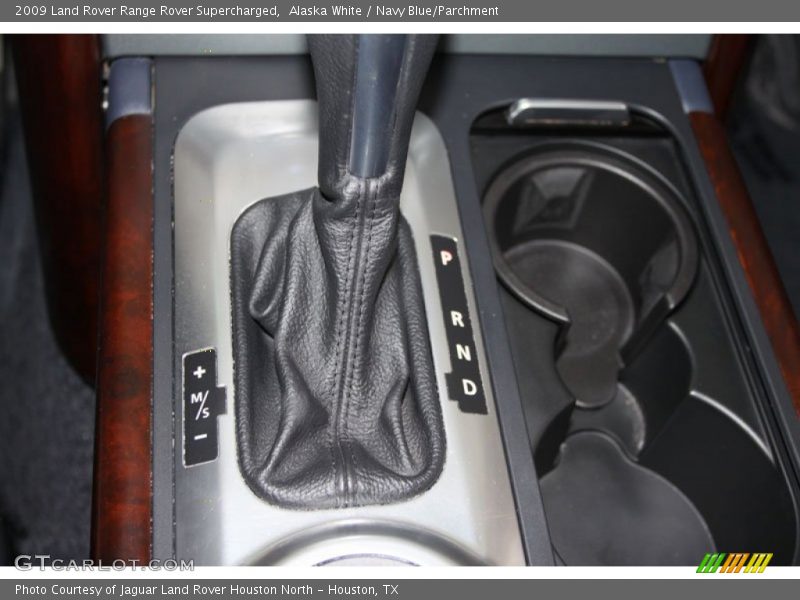 Alaska White / Navy Blue/Parchment 2009 Land Rover Range Rover Supercharged