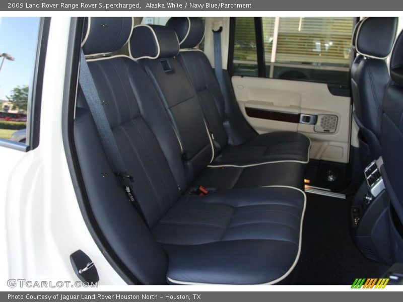 Alaska White / Navy Blue/Parchment 2009 Land Rover Range Rover Supercharged