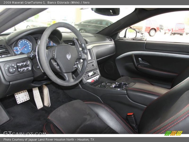  2009 GranTurismo S Nero Interior