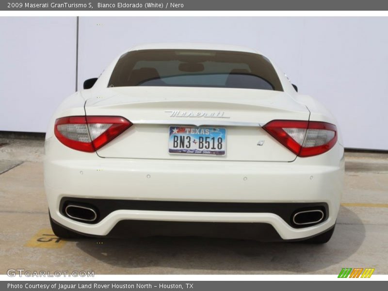 Bianco Eldorado (White) / Nero 2009 Maserati GranTurismo S